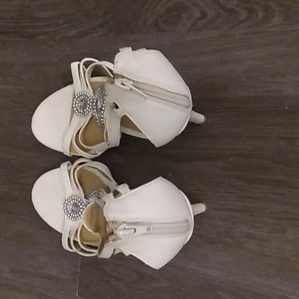 Shoes - Picture 2 of 3